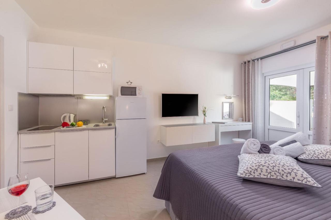 Evita Fazana Premium Studio Apartments Екстериор снимка